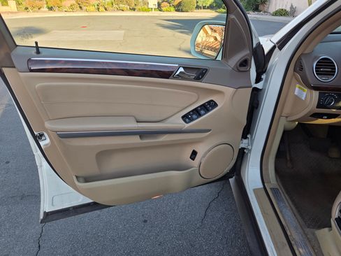 Used 2010 Mercedes-Benz GL 450 4MATIC image 10