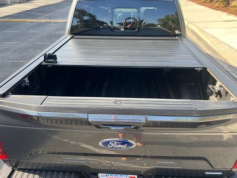 Used 2018 Ford F150 Lariat w/ Equipment Group 502A Luxury AWD/4WD image 12