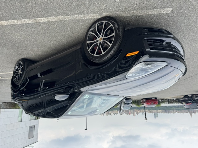 Used 2022 Porsche Cayenne Coupe AWD/4WD image 1