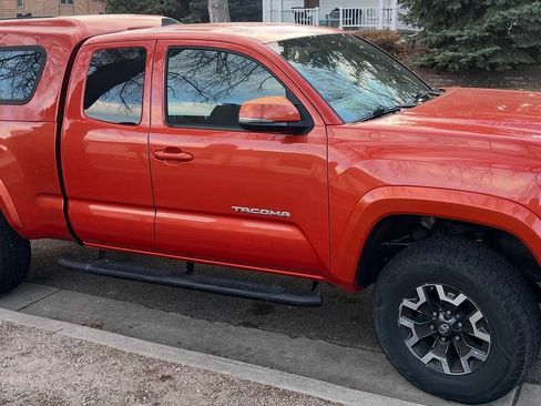 Used 2016 Toyota Tacoma TRD Off-Road image 5