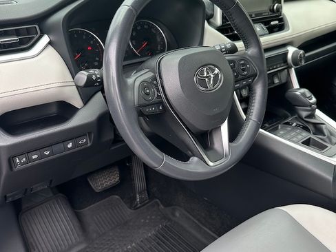 Used 2019 Toyota RAV4 XLE Premium w/ Advanced Technology Package AWD/4WD image 8