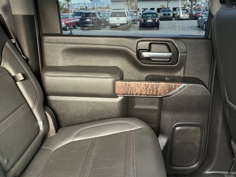 Used 2022 GMC Sierra 2500 Denali image 8