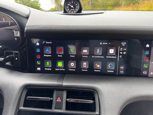 Used 2023 Porsche Taycan GTS image 15