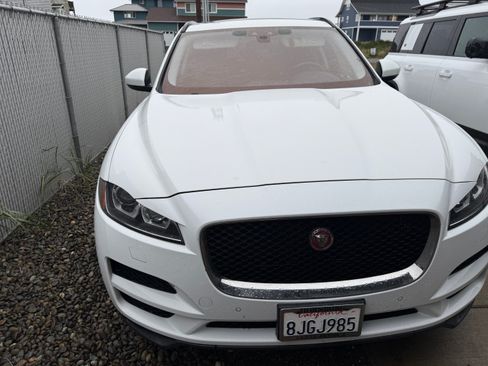 Used 2018 Jaguar F-PACE Prestige image 4