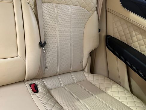 Used 2017 Bentley Bentayga AWD/4WD image 10
