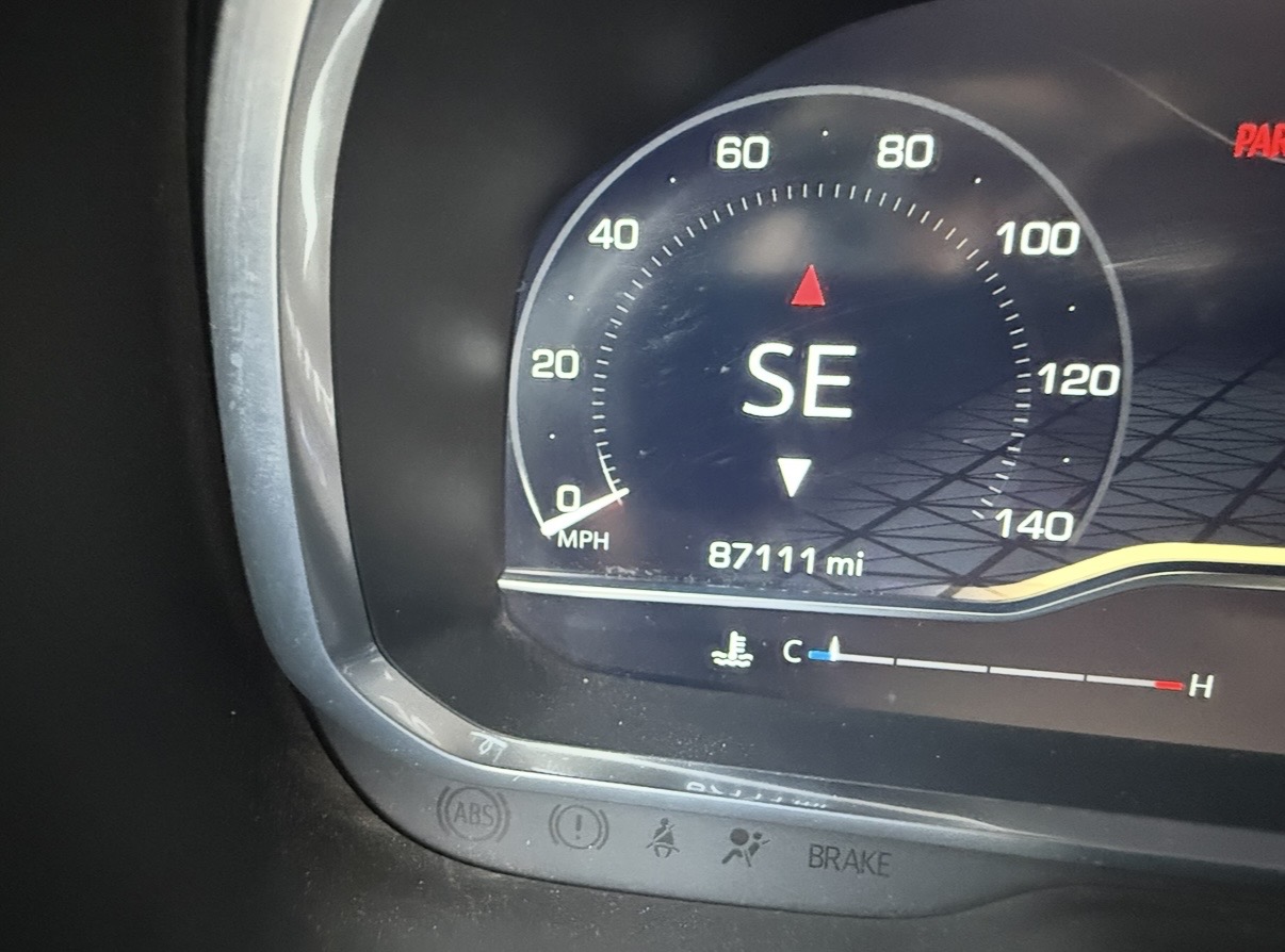 Used 2023 GMC Yukon SLT AWD/4WD image 11