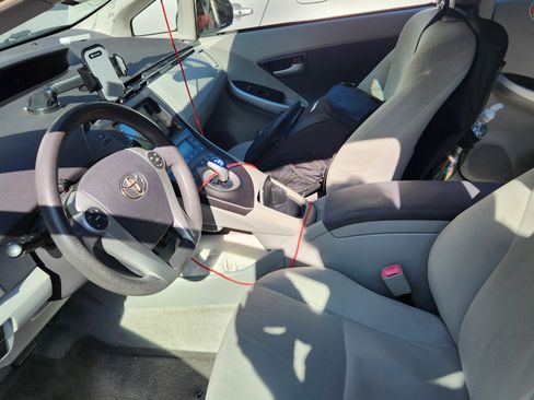 Used 2011 Toyota Prius Two image 6