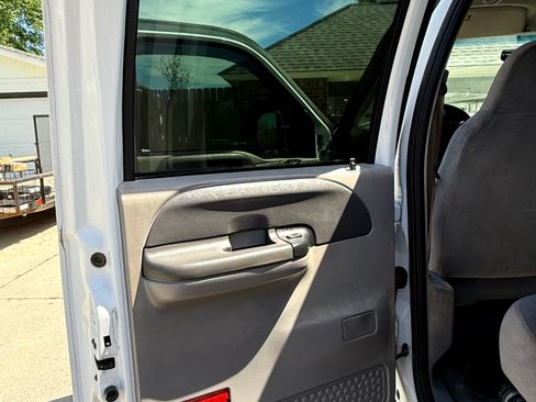 Used 2001 Ford F250 2WD Crew Cab Super Duty image 15