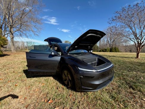 Used 2026 Tesla Model Y Long Range image 19