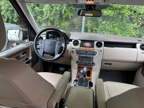 Used 2011 Land Rover LR4 HSE LUX AWD/4WD image 6