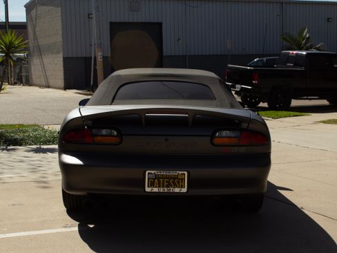 Used 2002 Chevrolet Camaro Z28 w/ SS Performance/Appearance Pkg image 6