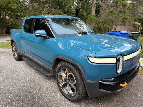 Used 2022 Rivian R1T Adventure AWD/4WD image 2