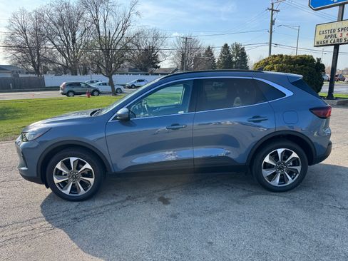 Used 2024 Ford Escape Platinum w/ Premium Technology Package image 2