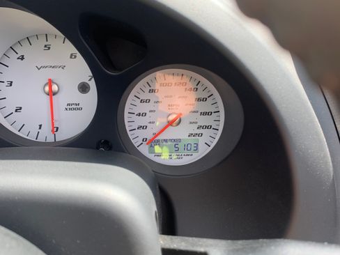 Used 2004 Dodge Viper SRT-10 RWD image 10