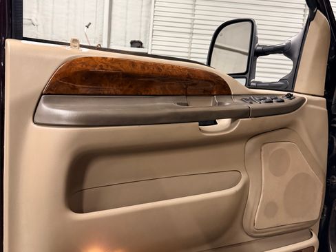 Used 2000 Ford Excursion Limited image 15