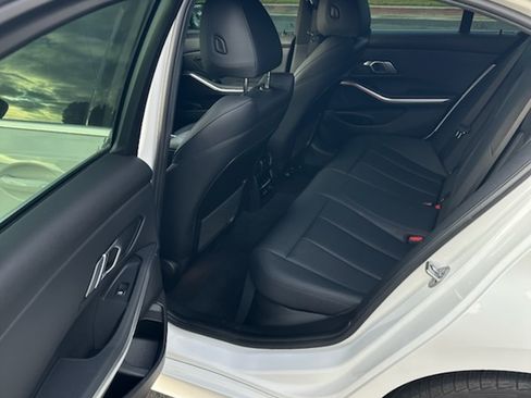 Used 2019 BMW 330i Sedan w/ Convenience Package RWD image 11