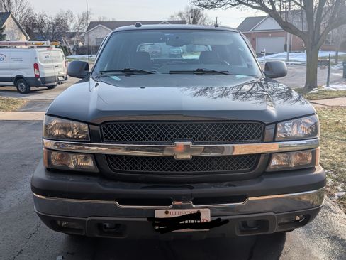 Used 2004 Chevrolet Avalanche Z66 w/ Preferred Equipment Group image 5