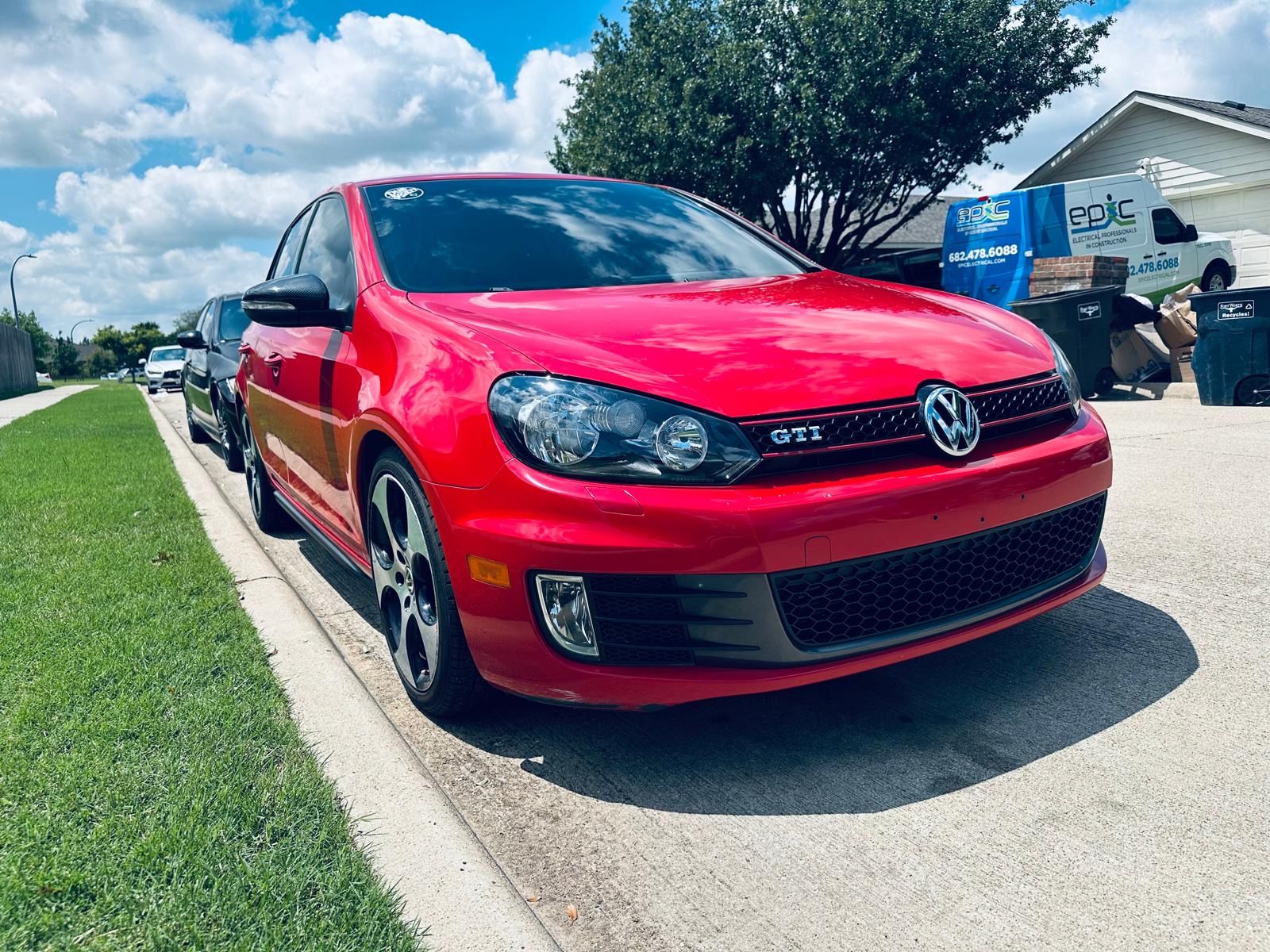 Used 2012 Volkswagen GTI 4-Door FWD image 1