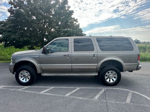 Used 2005 Ford Excursion Eddie Bauer image 4