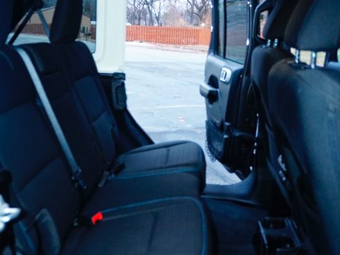 Used 2021 Jeep Wrangler Unlimited Sport image 8