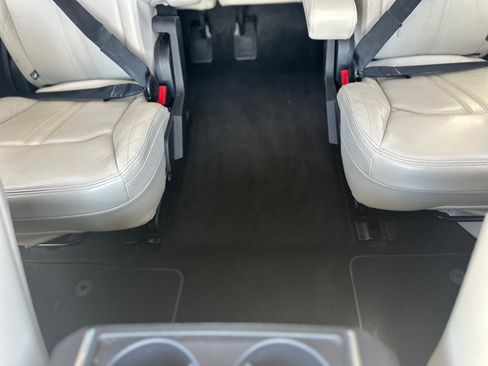 Used 2019 Ford Expedition Platinum image 11