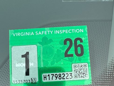 Used 2017 Cadillac XT5 Luxury w/ Driver Awareness Package image 24