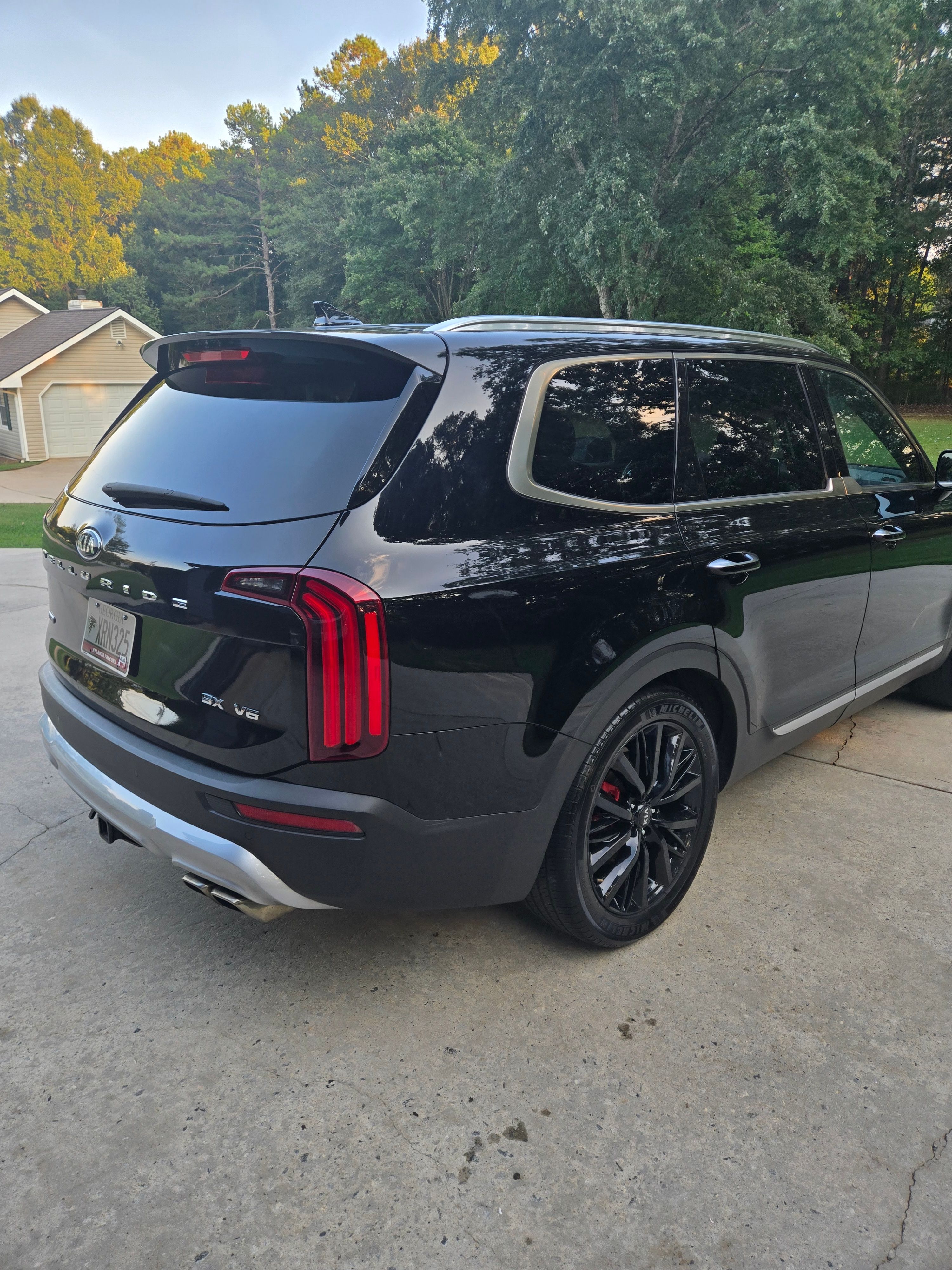 Used 2020 Kia Telluride SX w/ SX Prestige Package AWD/4WD image 2