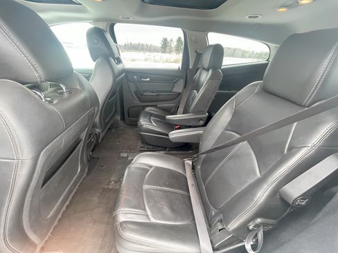Used 2016 Chevrolet Traverse LT image 2