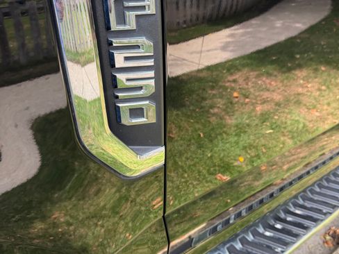 Used 2017 Ford F250 Lariat w/ Lariat Ultimate Package AWD/4WD image 19