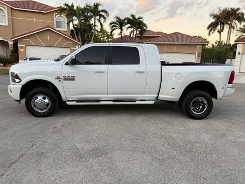Used 2018 RAM 3500 Big Horn w/ Sport Appearance Group image 6