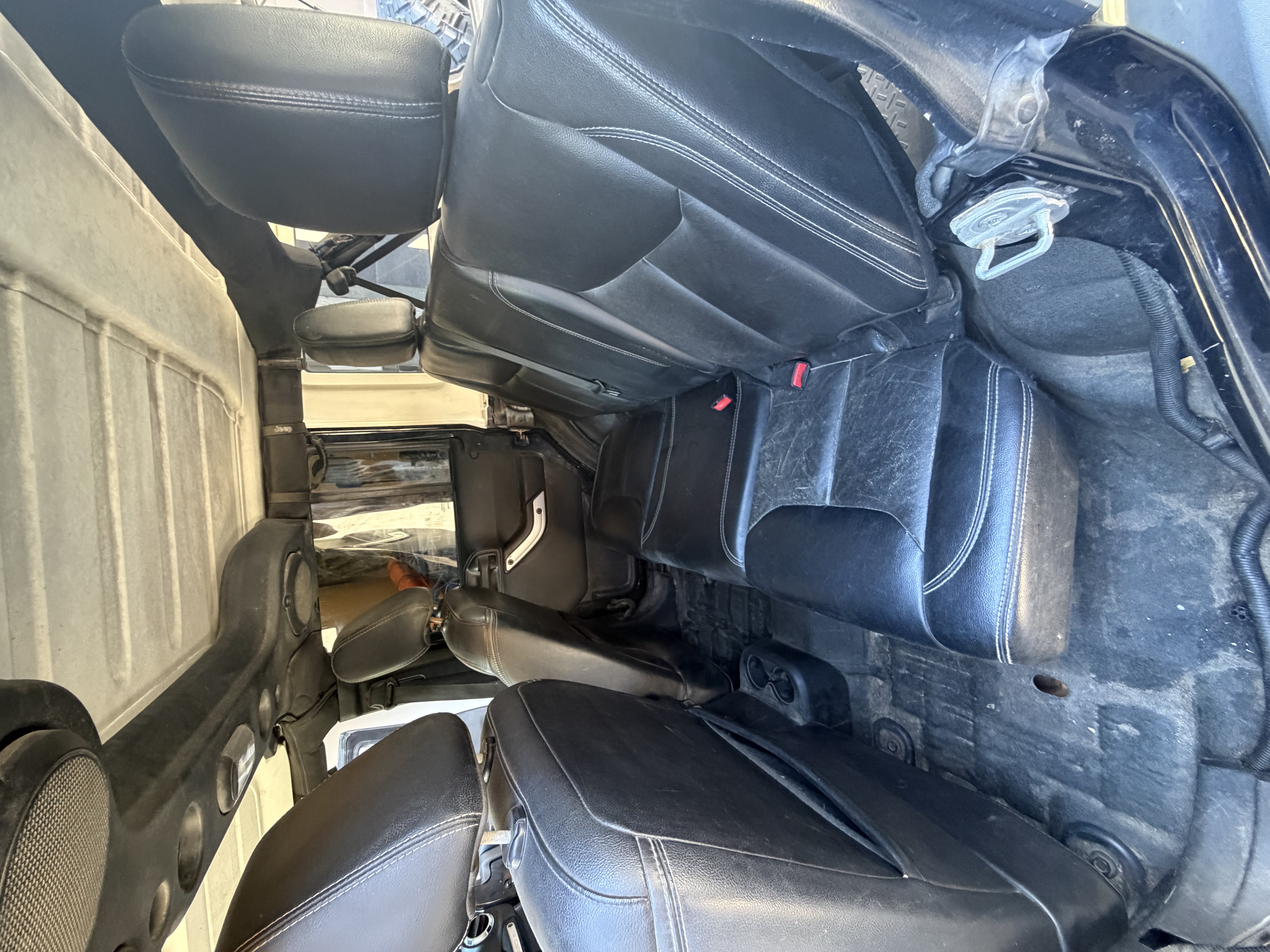 Used 2014 Jeep Wrangler Unlimited Rubicon w/ Max Tow Package AWD/4WD image 12