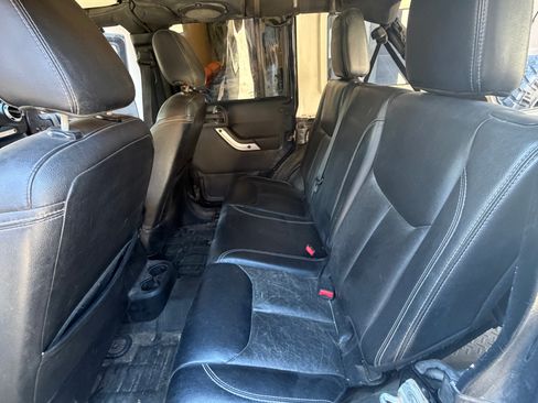 Used 2014 Jeep Wrangler Unlimited Rubicon w/ Max Tow Package AWD/4WD image 12
