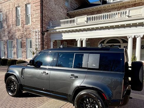 Used 2024 Land Rover Defender 110 X-Dynamic SE image 20