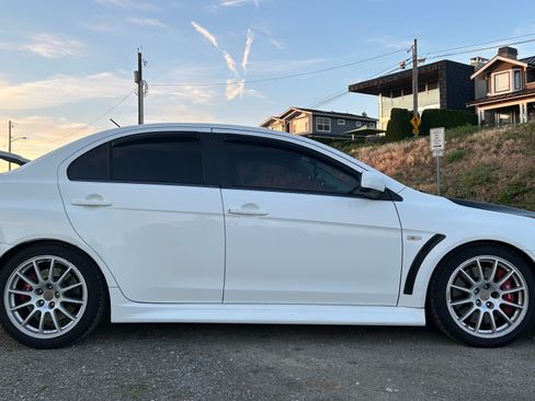 Used 2013 Mitsubishi Lancer Evolution GSR image 17