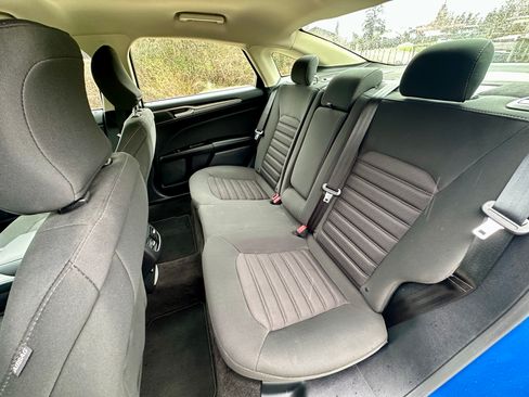 Used 2017 Ford Fusion SE w/ Fusion SE Technology Package FWD image 14