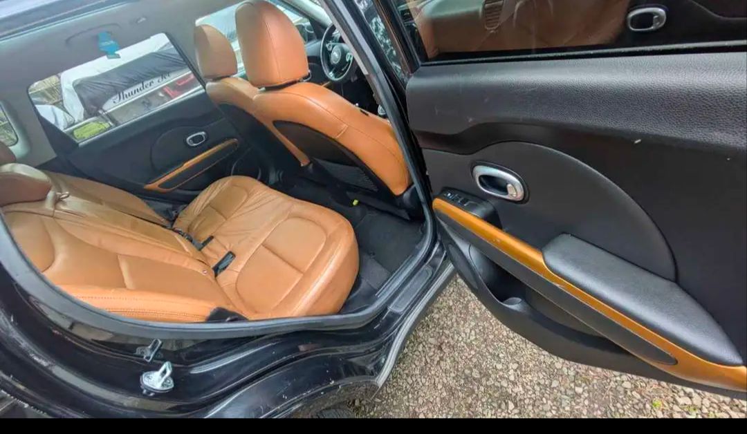 Used 2016 Kia Soul ! w/ Premium Package FWD image 9