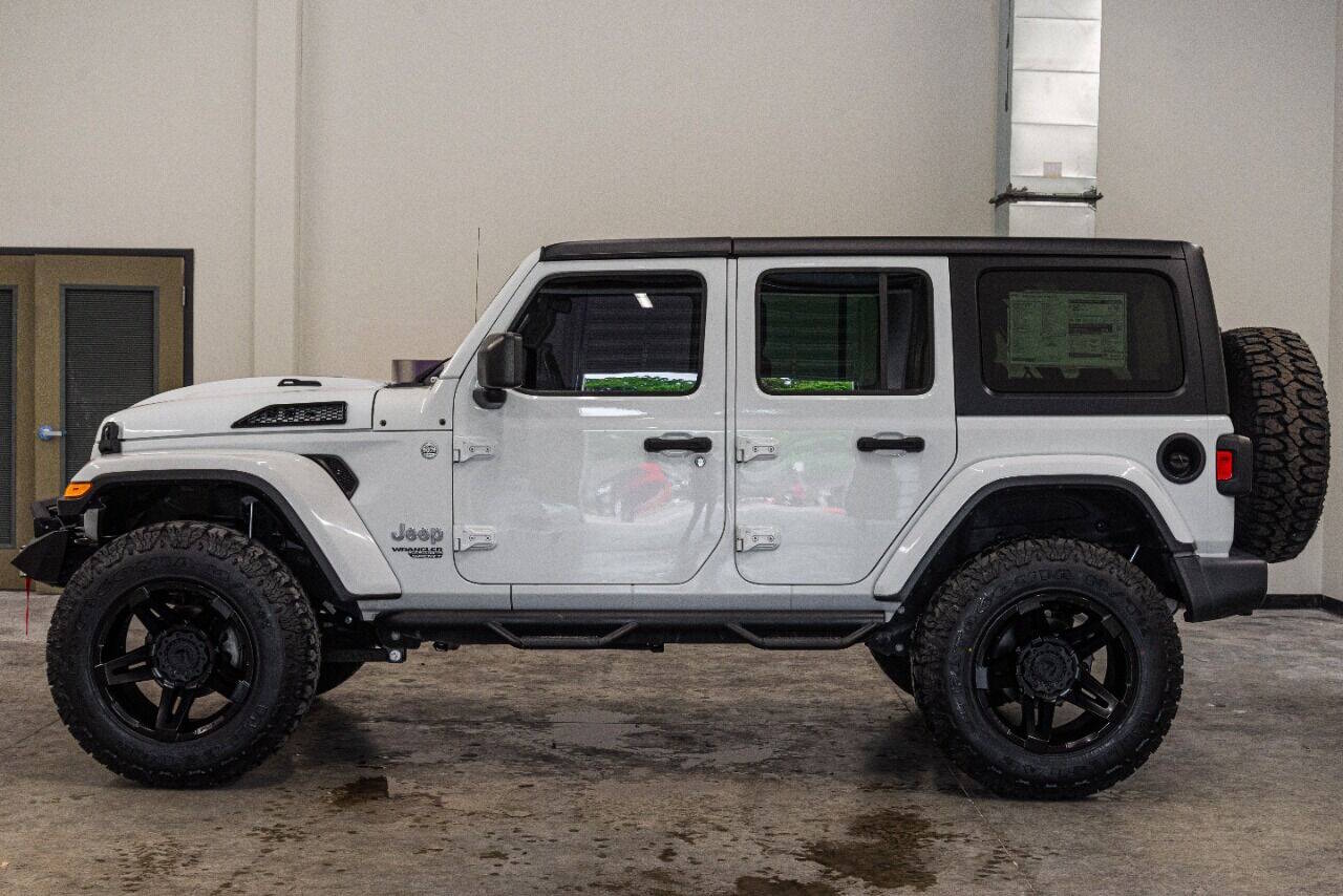 Used 2023 Jeep Wrangler Unlimited AWD/4WD image 4