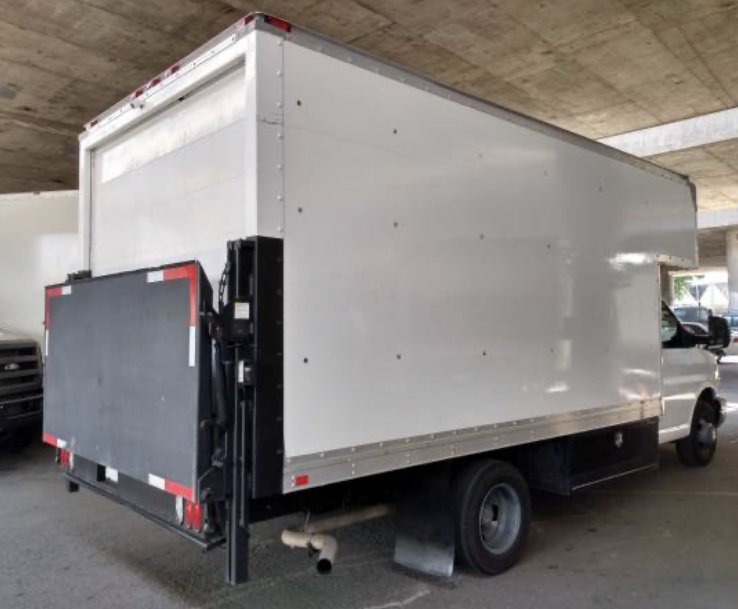 Used 2011 Chevrolet Express 3500 Extended w/ Chrome Appearance Package RWD image 6