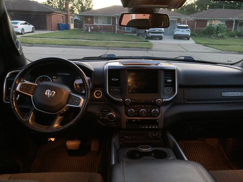 Used 2019 RAM 1500 Big Horn AWD/4WD image 4