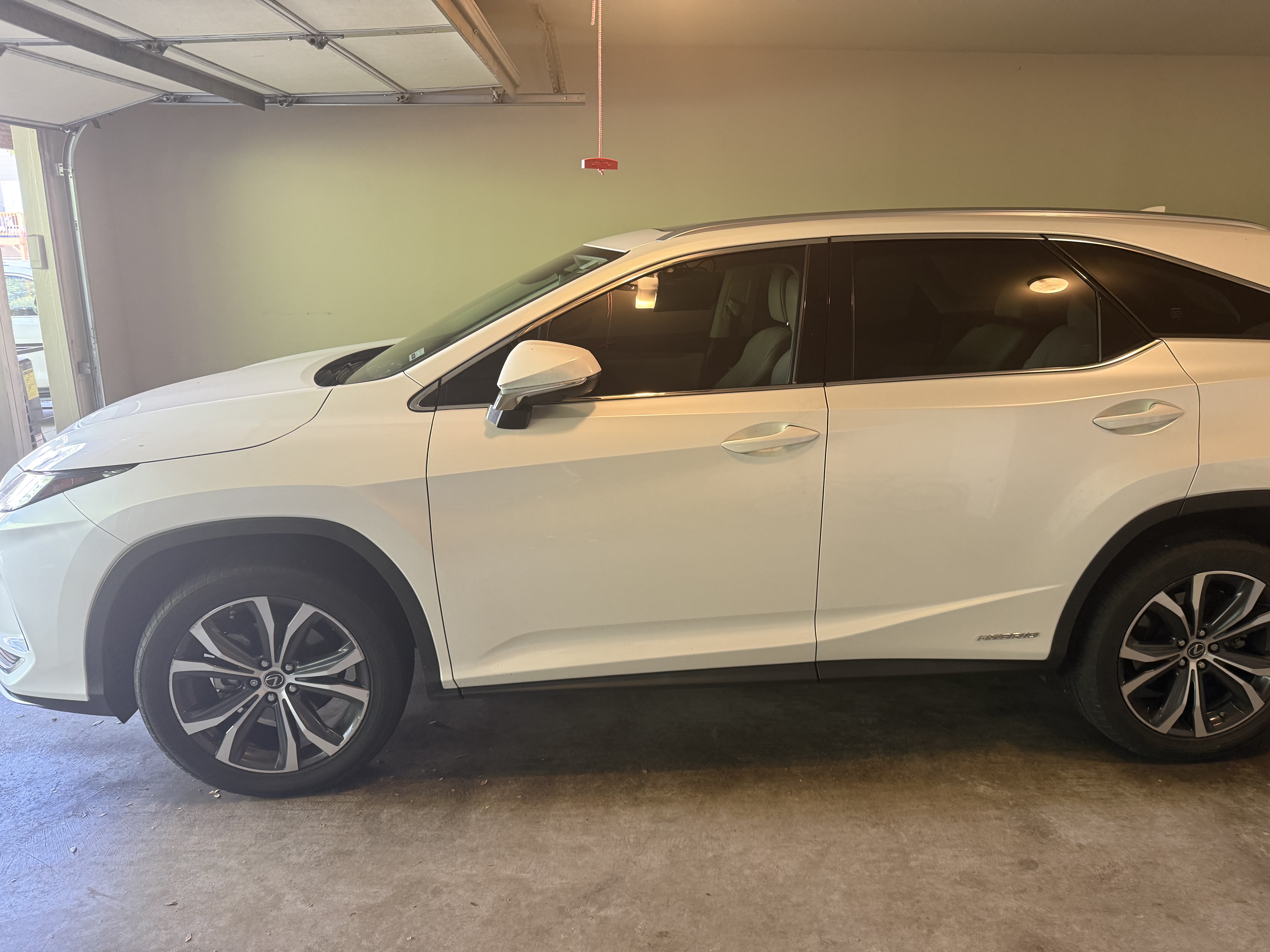 Used 2021 Lexus RX 450hL AWD w/ Premium Package image 4