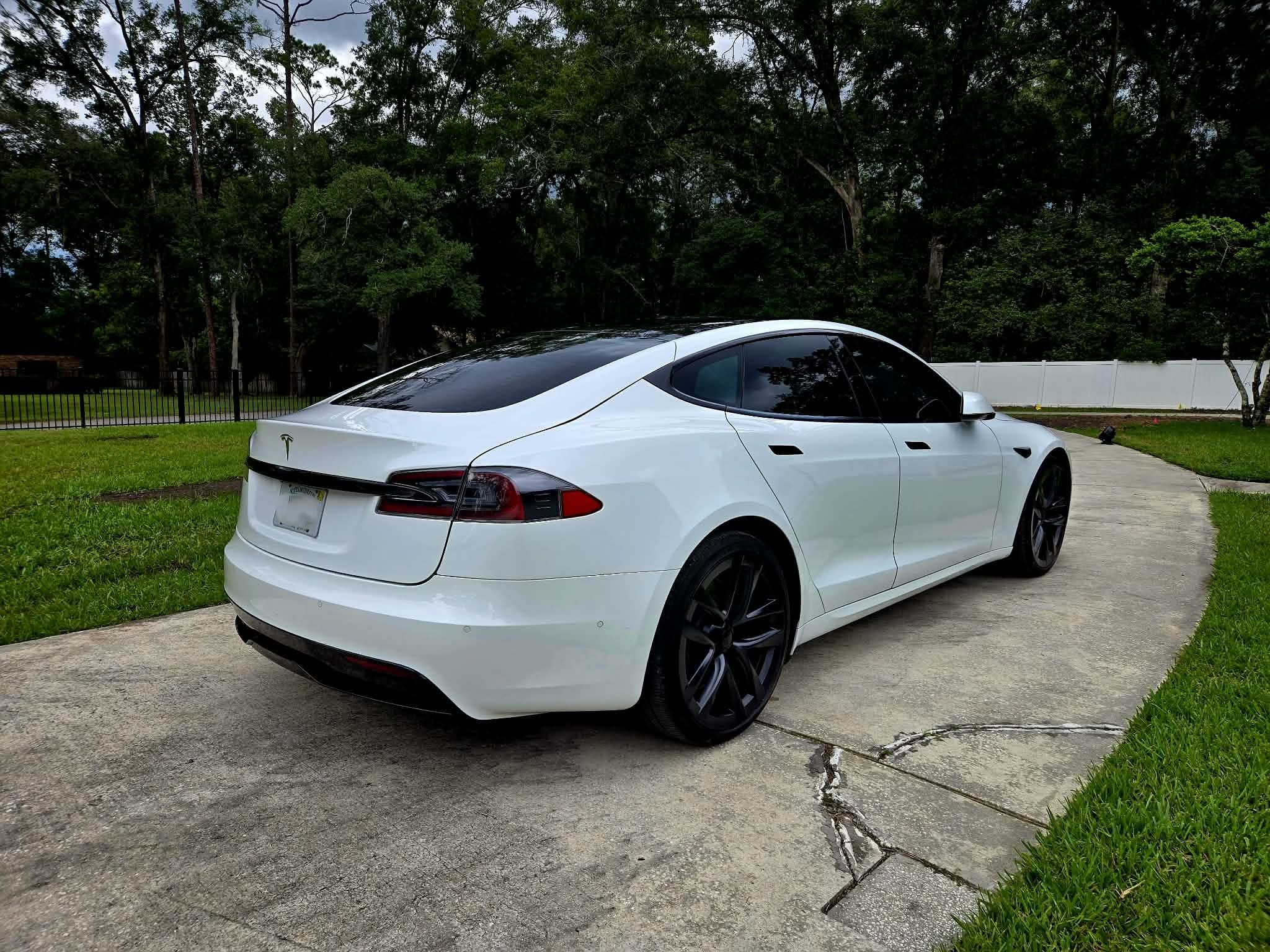 Used 2022 Tesla Model S Standard Range AWD/4WD image 4