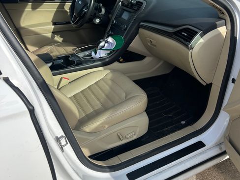 Used 2015 Ford Fusion SE w/ Equipment Group 202A image 16