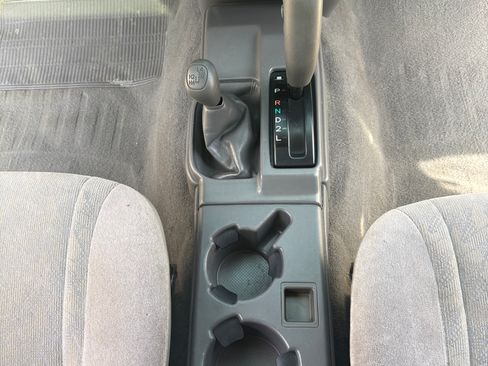 Used 2004 Toyota Tacoma Pickup 2D 6 ft image 11