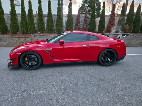 Used 2009 Nissan GT-R Premium image 10