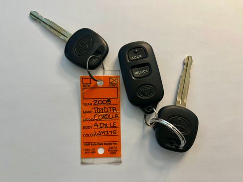 Used 2005 Toyota Corolla LE FWD image 16