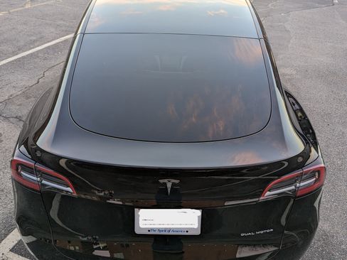 Used 2022 Tesla Model Y Long Range image 16