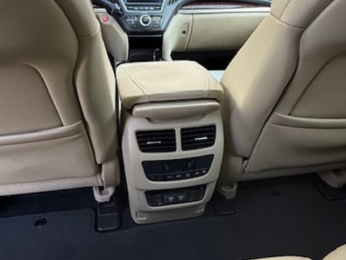 Used 2017 Acura MDX Sport Utility 4D image 11