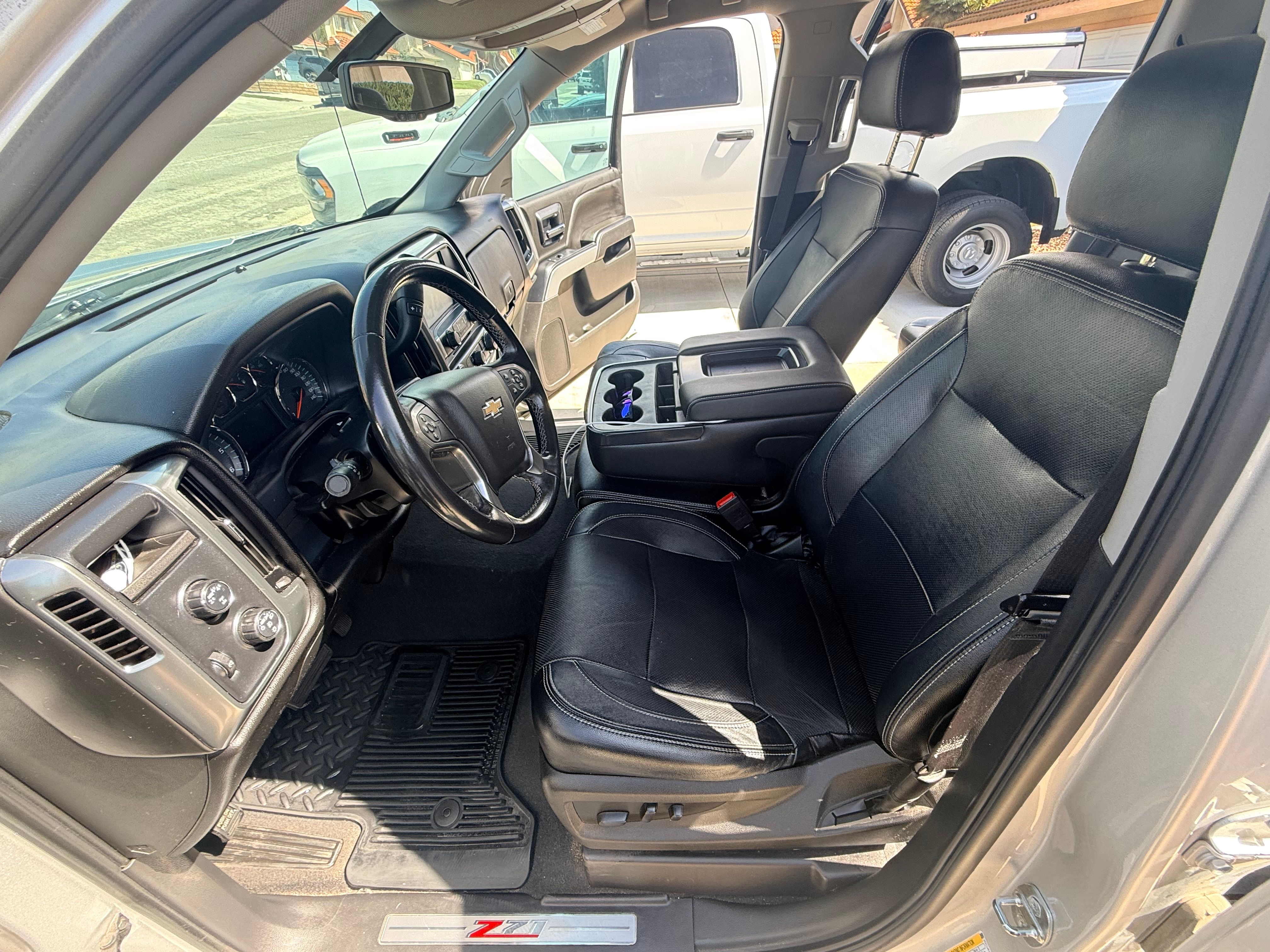 Used 2018 Chevrolet Silverado 1500 LT w/ All Star Edition AWD/4WD image 10