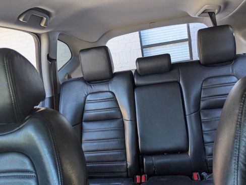 Used 2019 Honda CR-V LX image 5