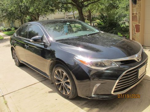 Used 2016 Toyota Avalon XLE FWD image 6